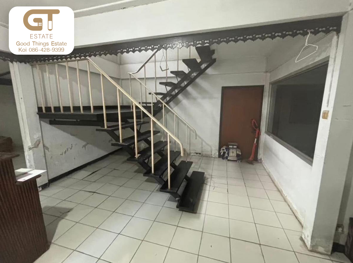ทำเลทอง ราคาพิเศษ! ให้เช่าบ้านเดี่ยว 2 ช้้น มีสนามและที่จอดรถ ในซอยเอกมัย 28 เพื่อรีโนเวทเป็นร้านค้า