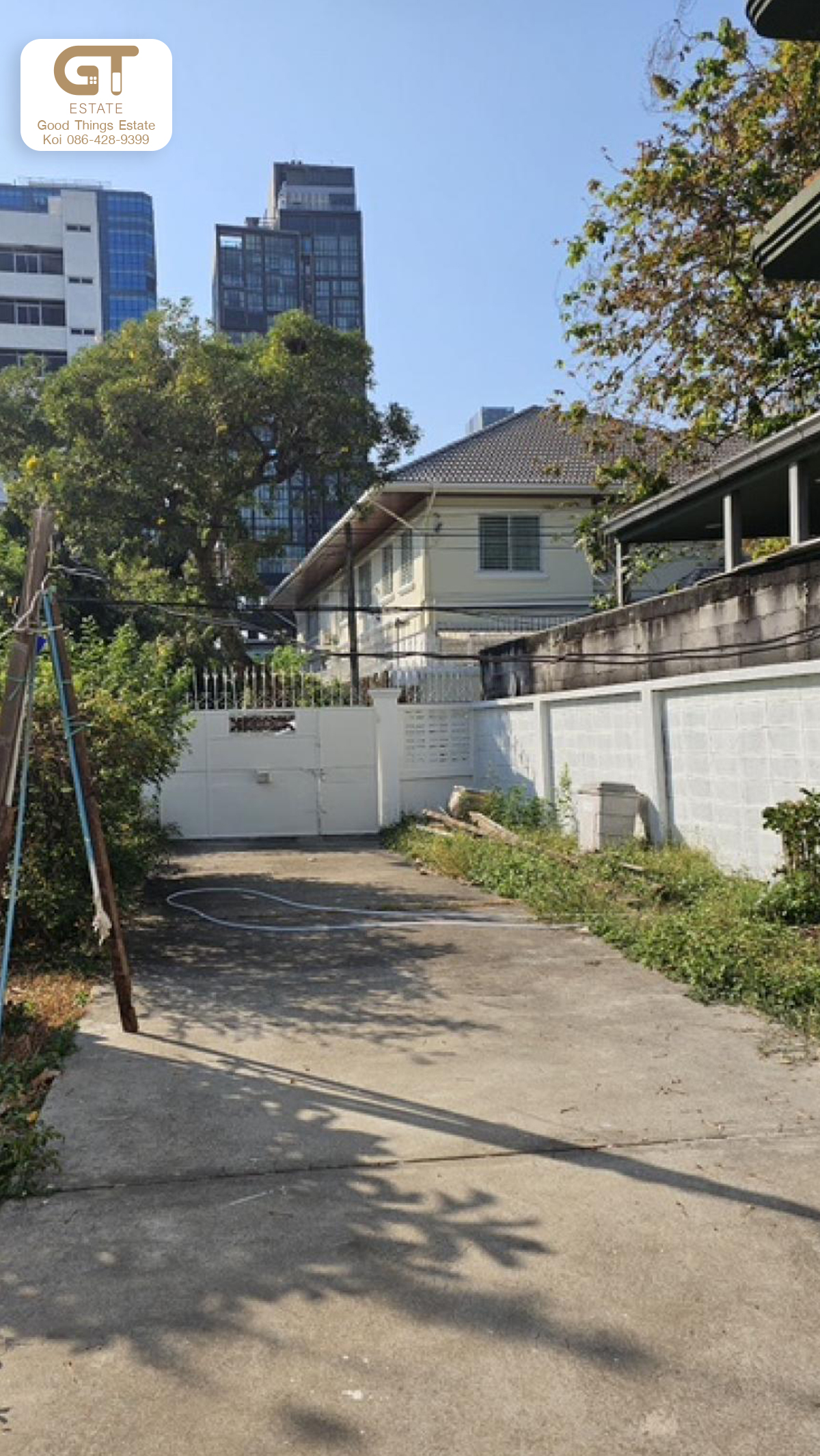 ทำเลทอง ราคาพิเศษ! ให้เช่าบ้านเดี่ยว 2 ช้้น มีสนามและที่จอดรถ ในซอยเอกมัย 28 เพื่อรีโนเวทเป็นร้านค้า