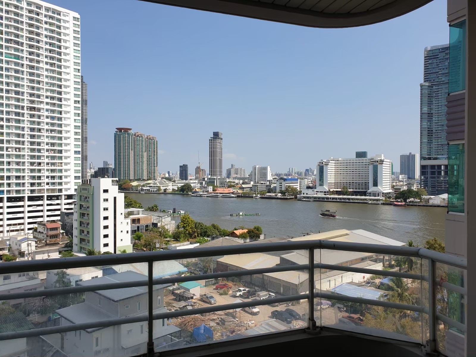 Watermark Chao Phraya
